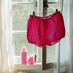 Charlie Beads & Athena Club Scent Wardrobe S2